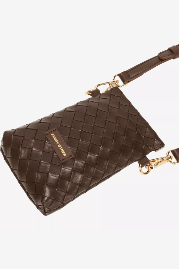 SMALL CROSS BODY / BROWN