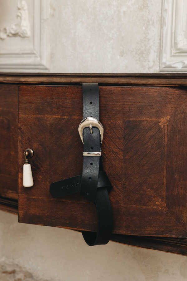 ''NO WORDS'' LEATHER BELT - BLACK/GOLD